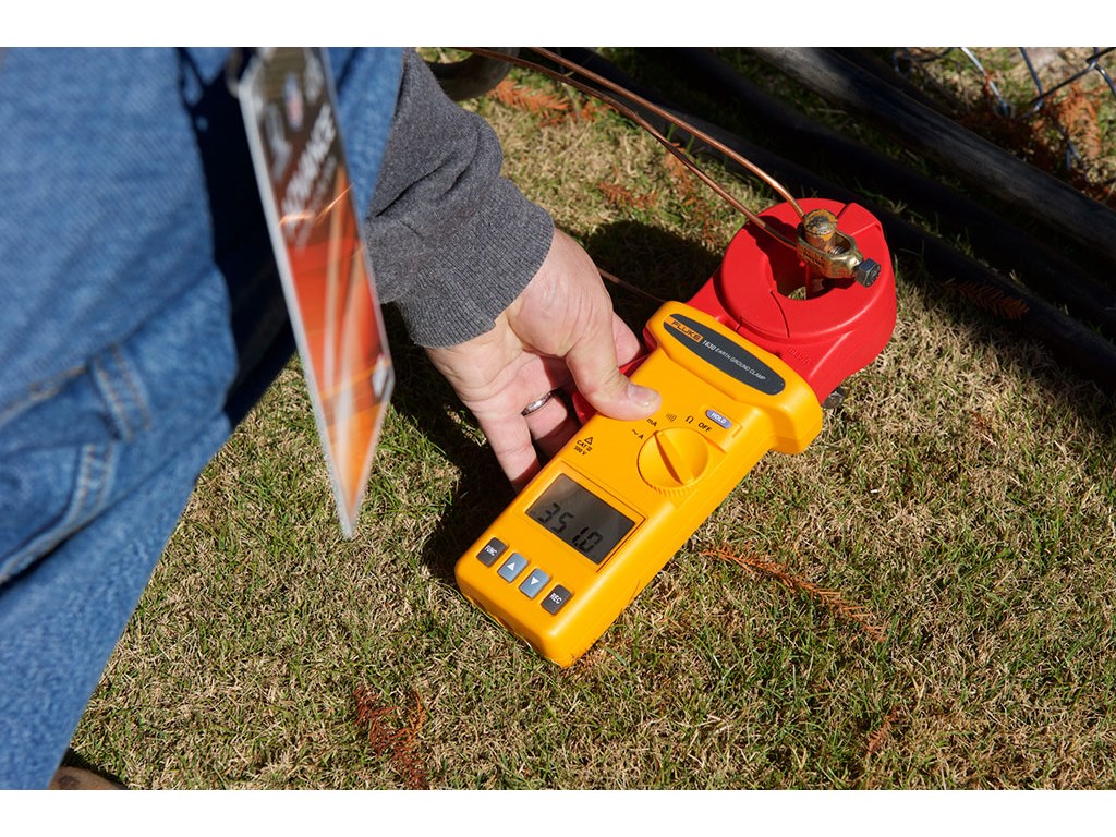 Fluke 1630-2 FC Earth Ground Loop and Leakage Clamp | TEquipment.NET